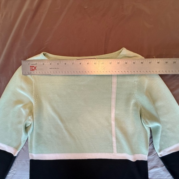 Carlisle Silk Mint Green/Navy Colorblock Long Sleeve Sweater Size Large $325 - Picture 8 of 9